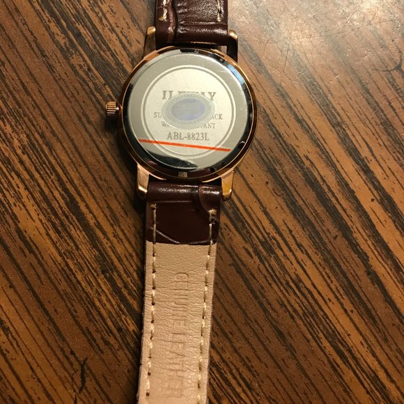 Ileway Womens Small Wrist Watch Brown Leather - Picture 5 of 5